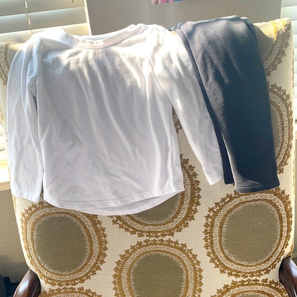 Outfit size 2T unisex. Like new, no flaws. *2 - Picture 1 of 5